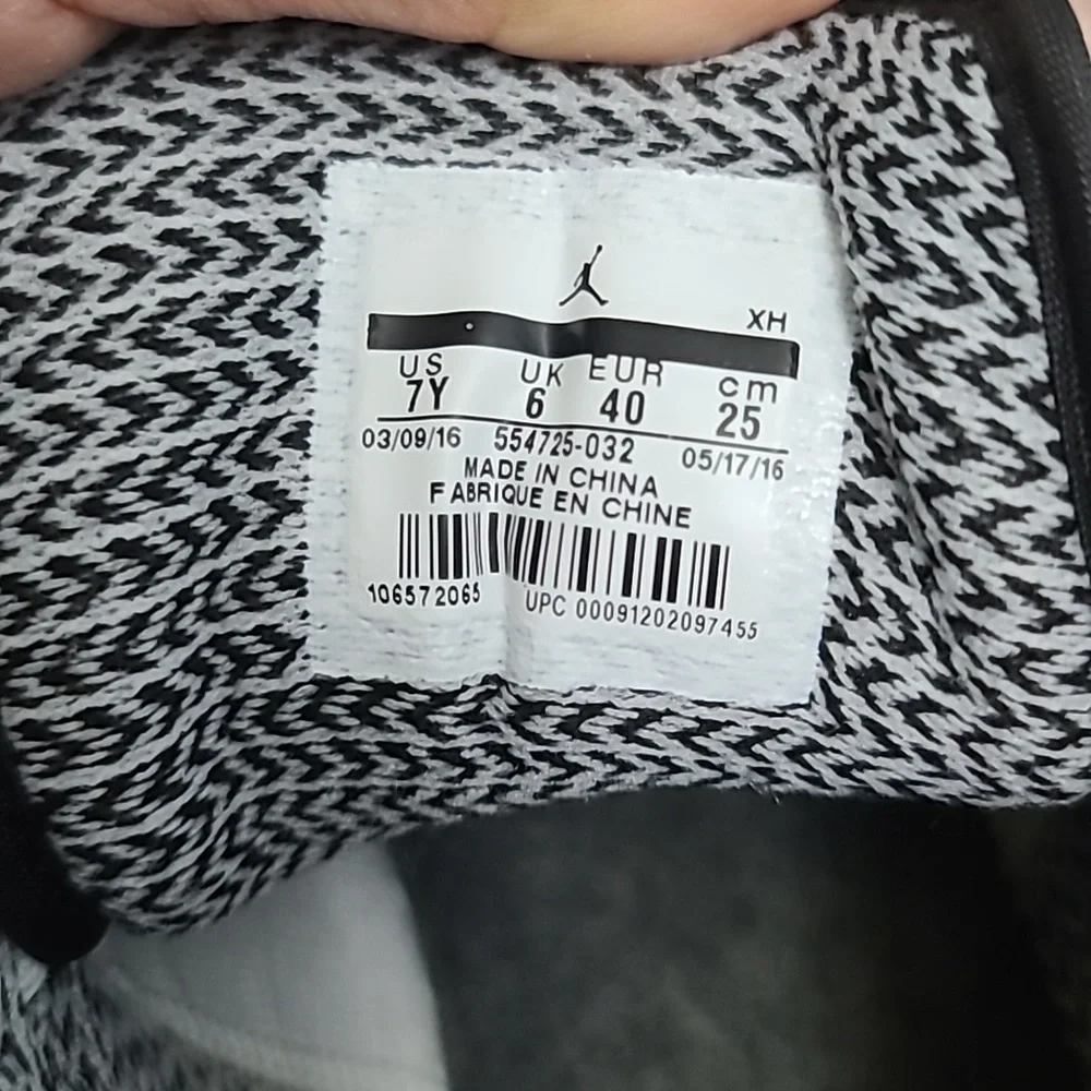 Nike Air Jordan 1 Mid sneakers in the 'Wolf Grey' Sz 7